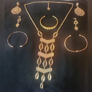 ✨ Gold tone & brassy jewelry lot, NWOT 🏵️✨